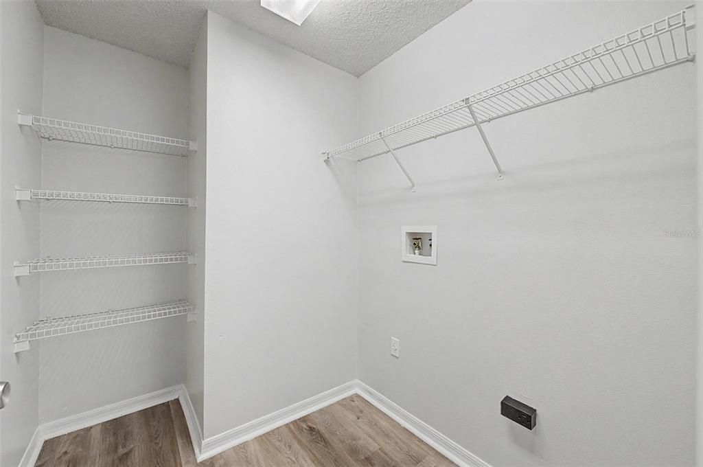 For Sale: $379,900 (3 beds, 2 baths, 1596 Square Feet)