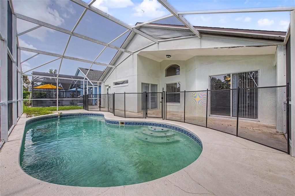 For Sale: $379,900 (3 beds, 2 baths, 1596 Square Feet)