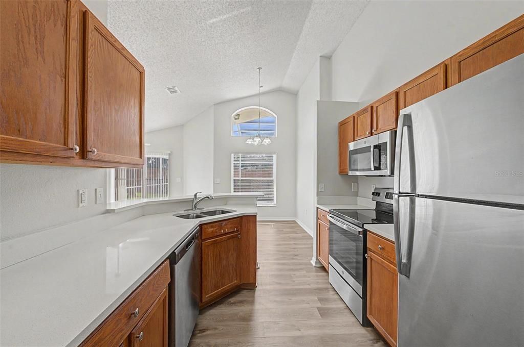 For Sale: $379,900 (3 beds, 2 baths, 1596 Square Feet)