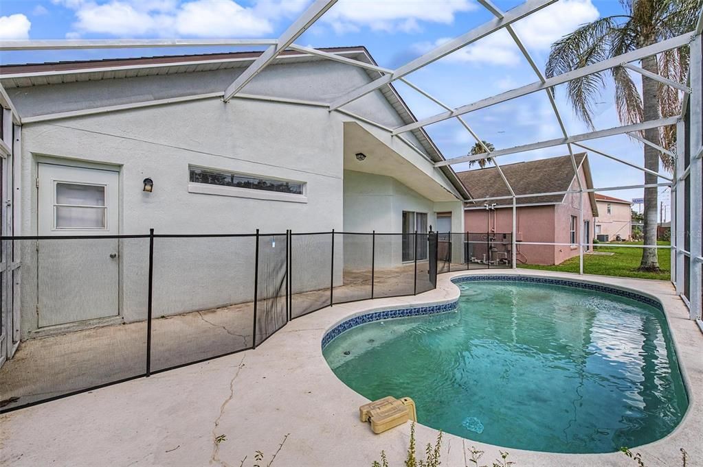 For Sale: $379,900 (3 beds, 2 baths, 1596 Square Feet)