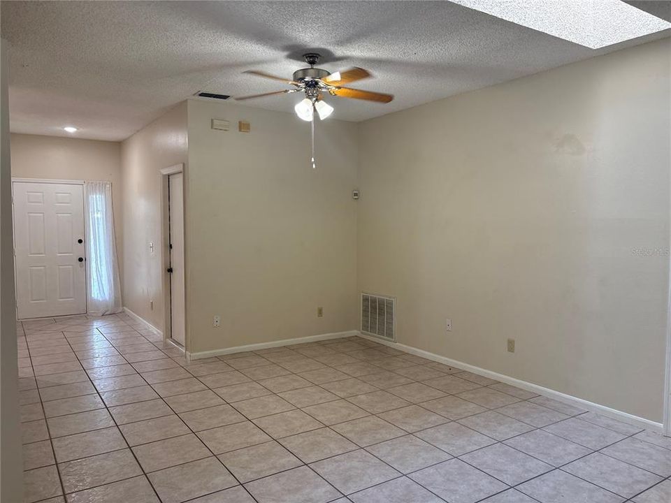 For Rent: $2,450 (3 beds, 2 baths, 1619 Square Feet)