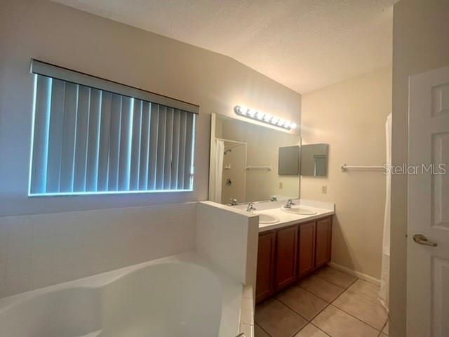 For Rent: $2,450 (3 beds, 2 baths, 1619 Square Feet)