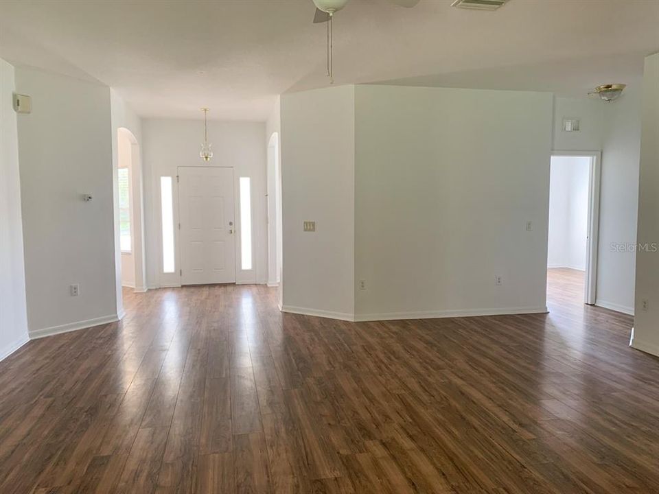 En Renta: $2,100 (4 camas, 2 baños, 2233 Pies cuadrados)