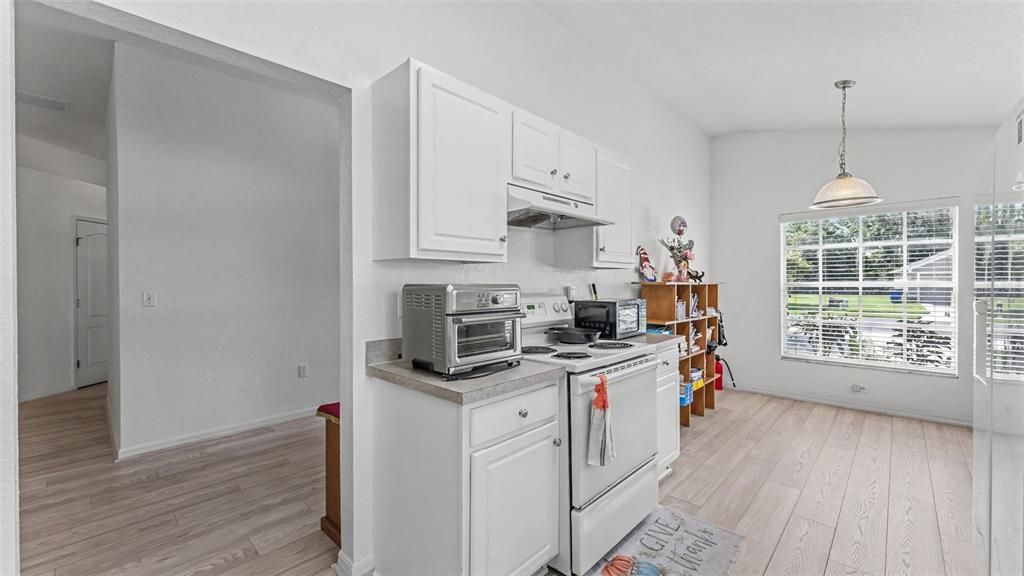 For Sale: $305,000 (3 beds, 2 baths, 1753 Square Feet)