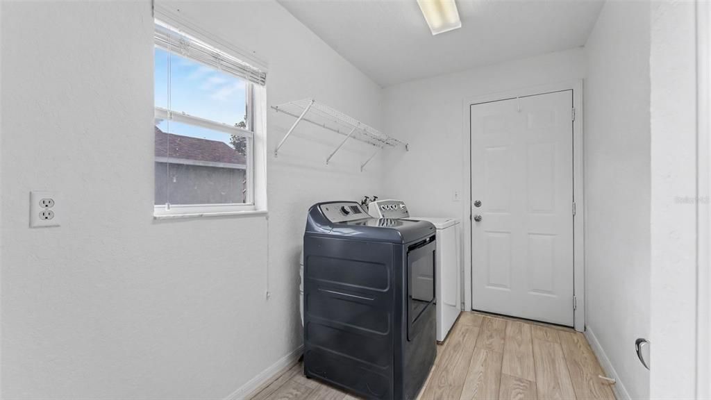 For Sale: $305,000 (3 beds, 2 baths, 1753 Square Feet)