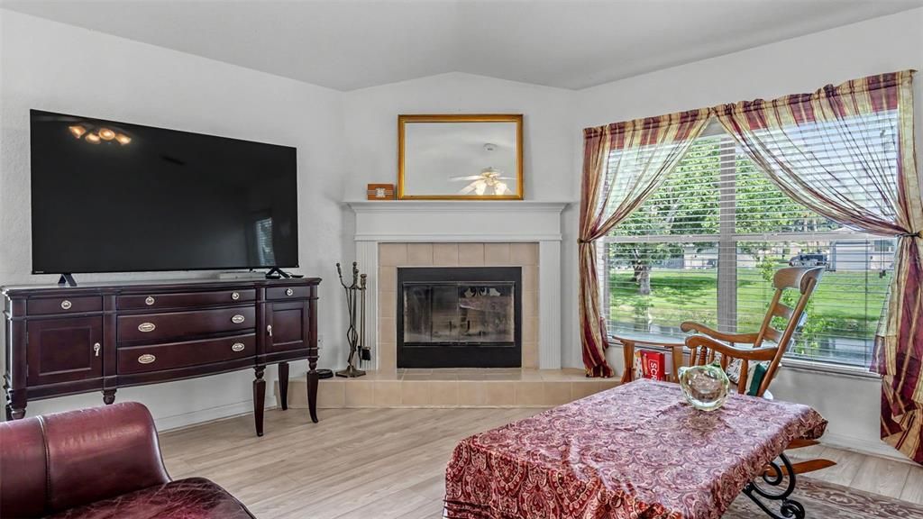 For Sale: $305,000 (3 beds, 2 baths, 1753 Square Feet)