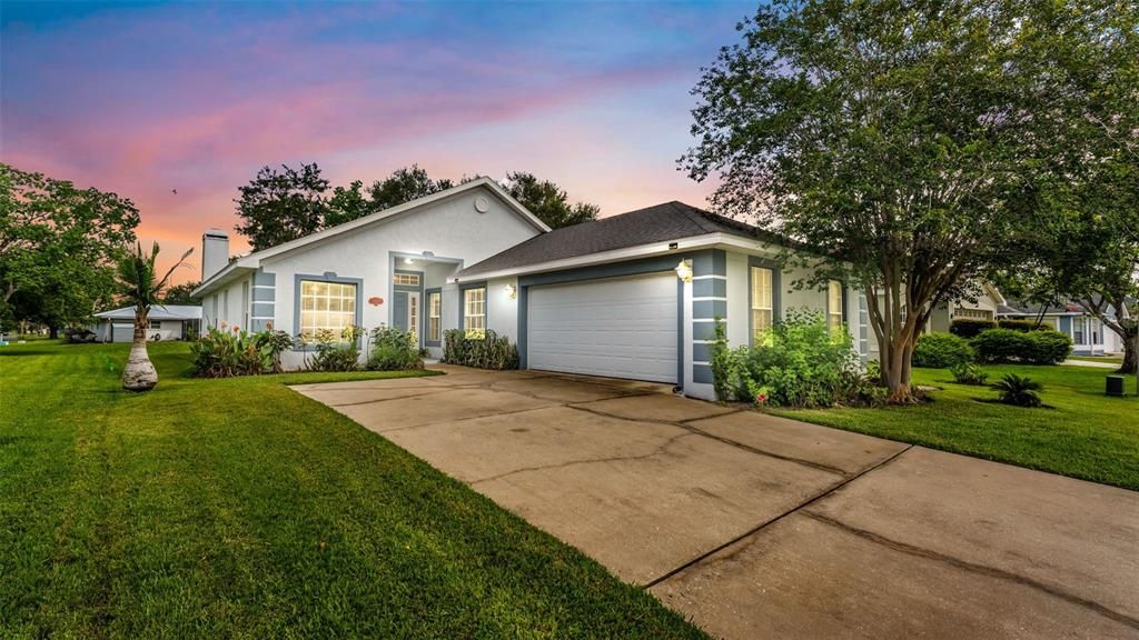 For Sale: $305,000 (3 beds, 2 baths, 1753 Square Feet)
