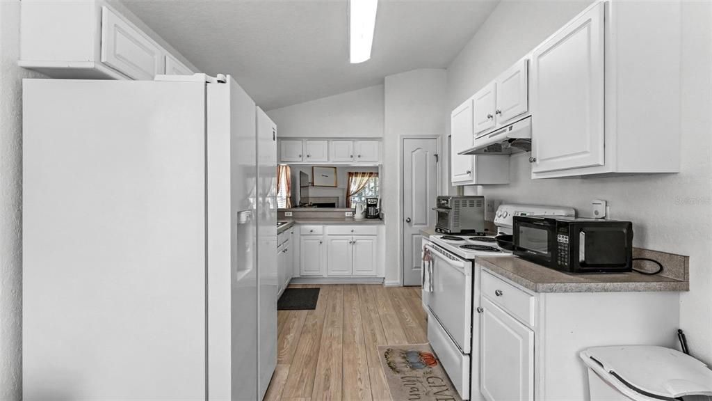 For Sale: $305,000 (3 beds, 2 baths, 1753 Square Feet)