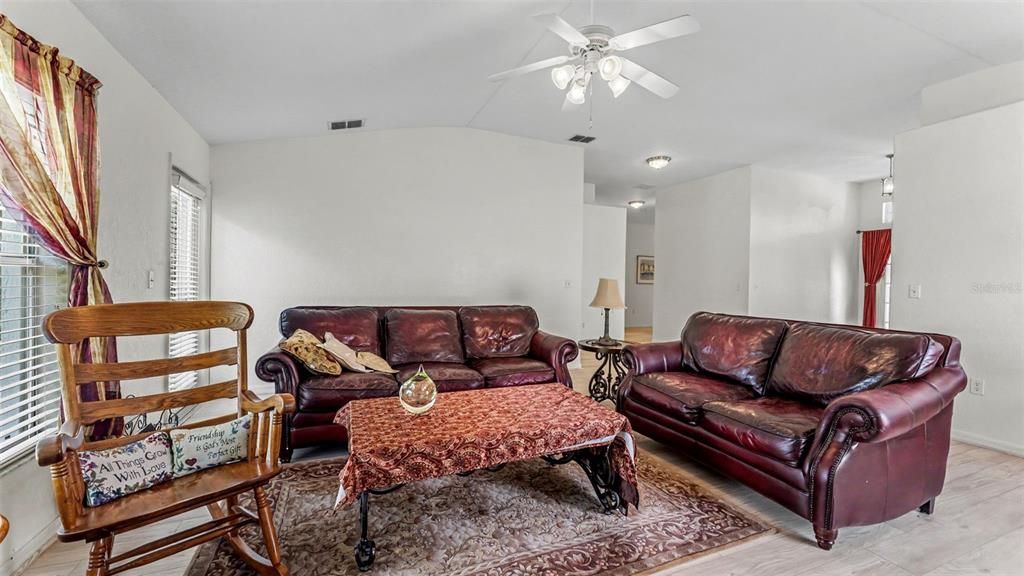 For Sale: $305,000 (3 beds, 2 baths, 1753 Square Feet)