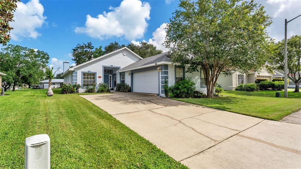 For Sale: $305,000 (3 beds, 2 baths, 1753 Square Feet)