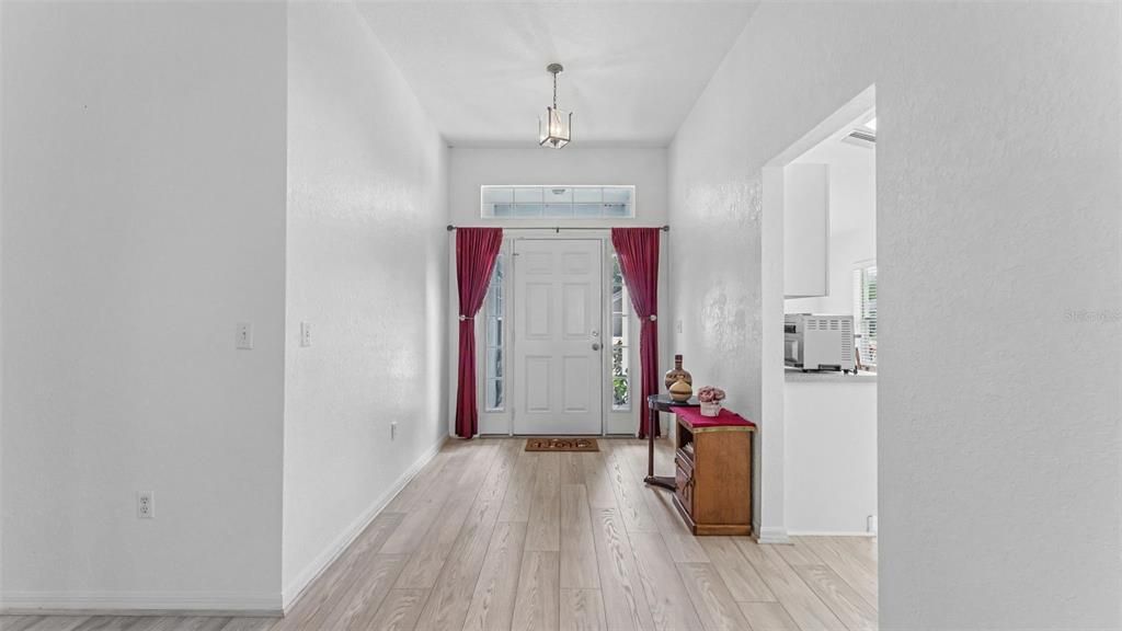 For Sale: $305,000 (3 beds, 2 baths, 1753 Square Feet)