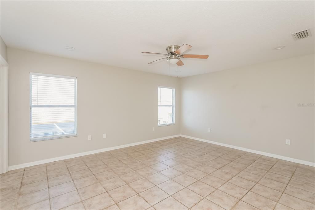For Sale: $385,000 (4 beds, 2 baths, 2537 Square Feet)