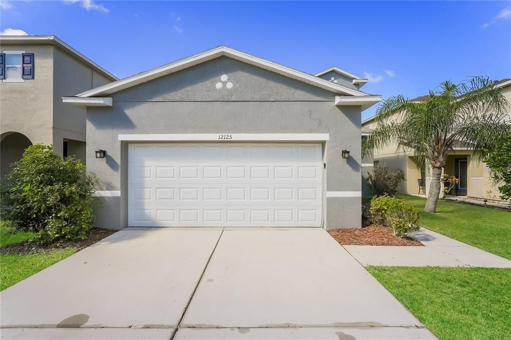 For Sale: $385,000 (4 beds, 2 baths, 2537 Square Feet)