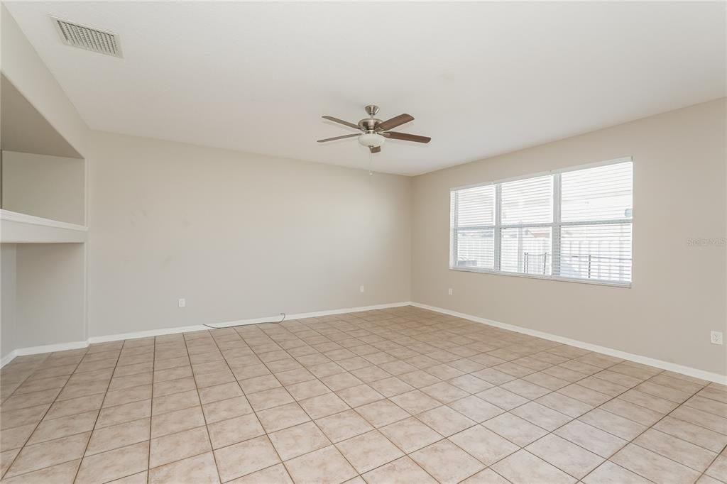 For Sale: $385,000 (4 beds, 2 baths, 2537 Square Feet)