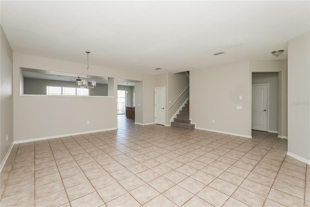 For Sale: $385,000 (4 beds, 2 baths, 2537 Square Feet)