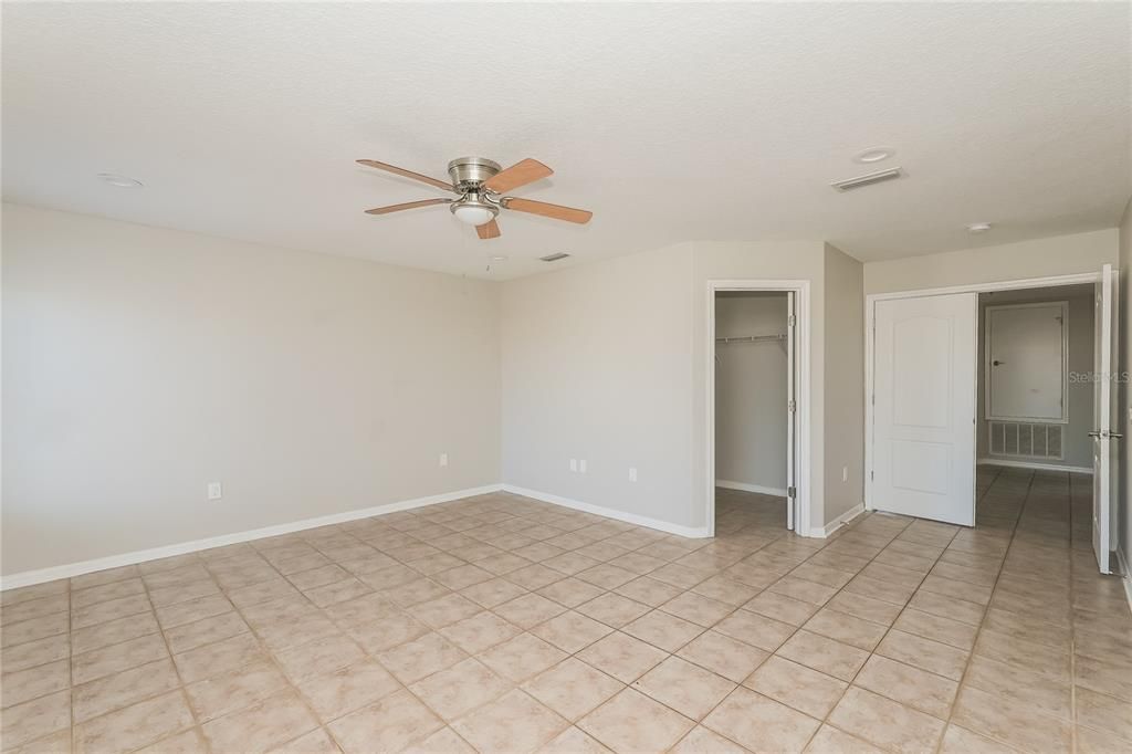 For Sale: $385,000 (4 beds, 2 baths, 2537 Square Feet)