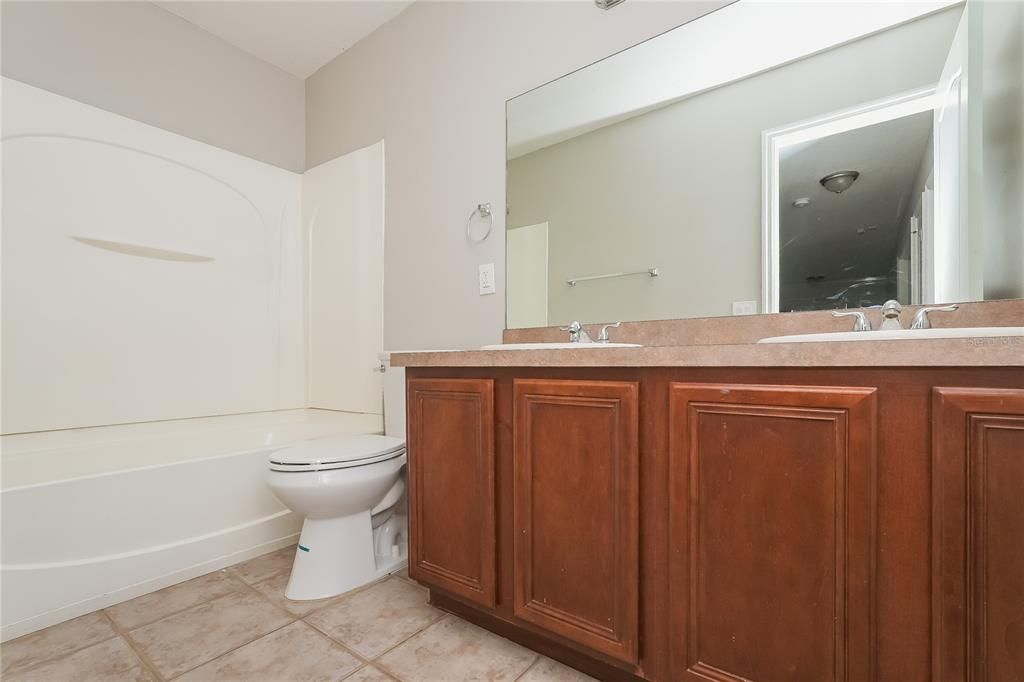 For Sale: $385,000 (4 beds, 2 baths, 2537 Square Feet)