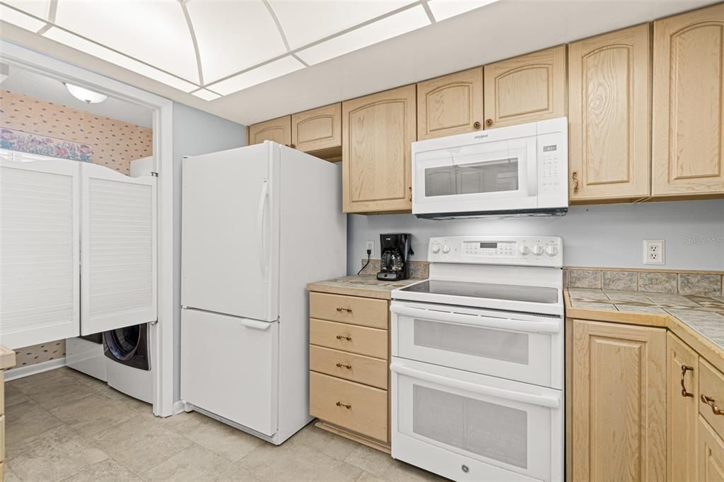For Sale: $399,900 (2 beds, 2 baths, 1234 Square Feet)