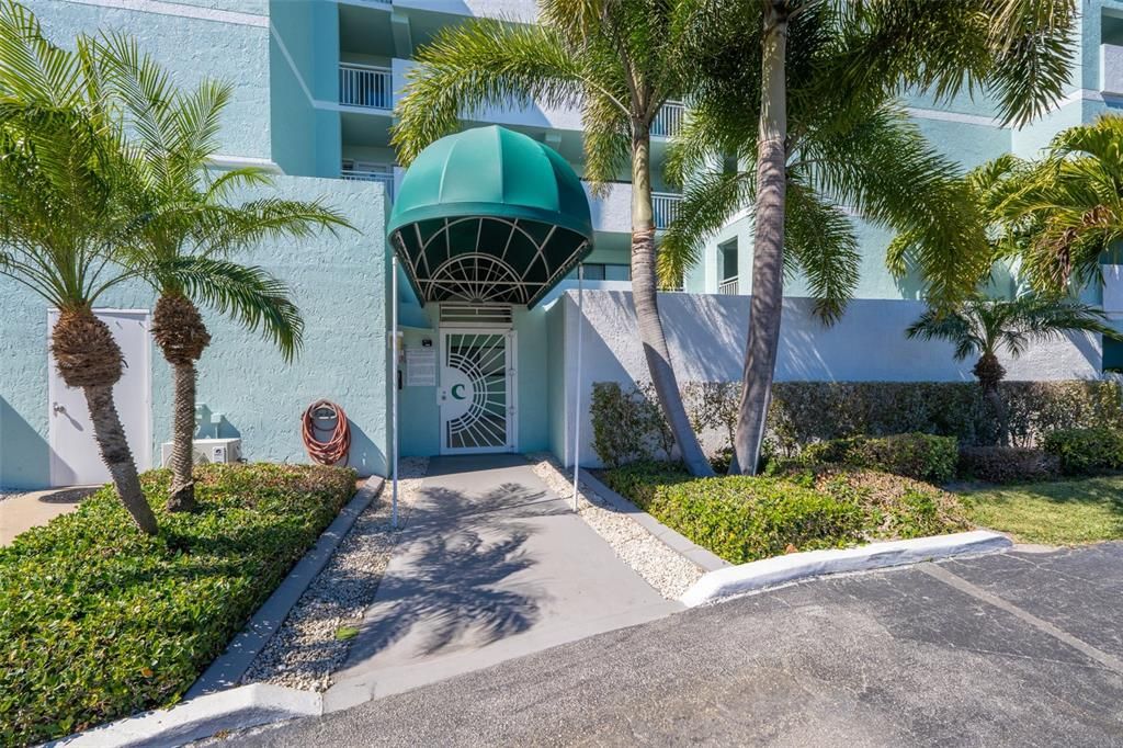 For Sale: $399,900 (2 beds, 2 baths, 1234 Square Feet)
