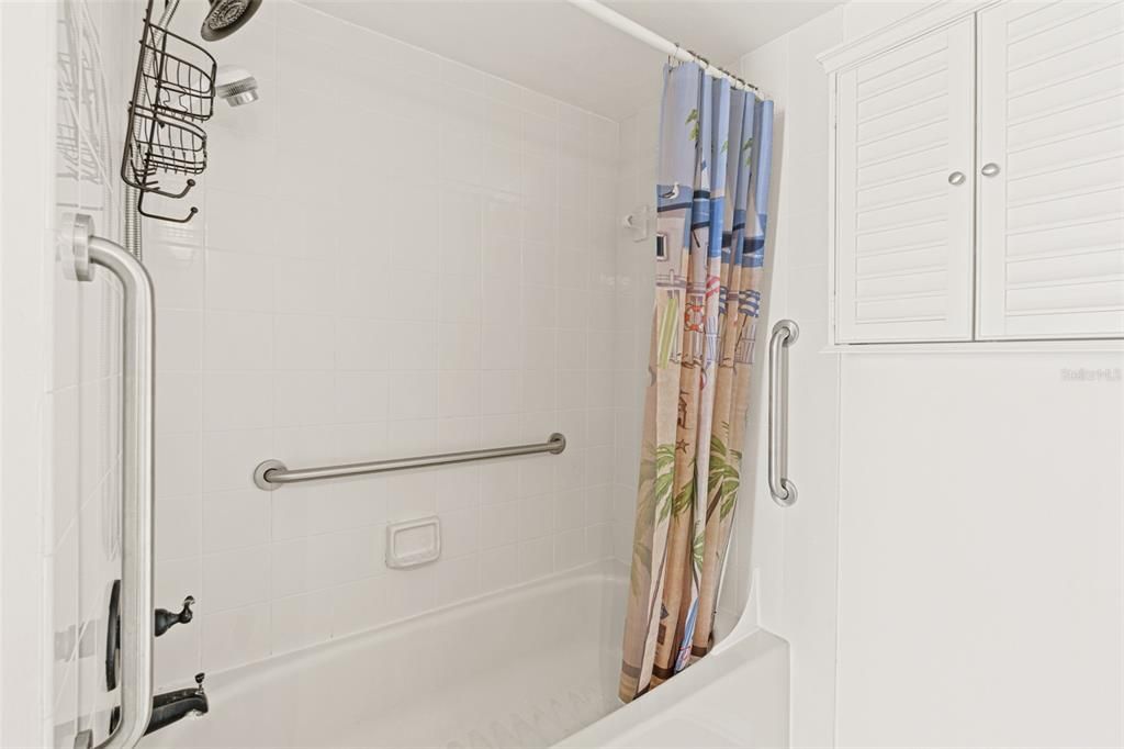 For Sale: $399,900 (2 beds, 2 baths, 1234 Square Feet)