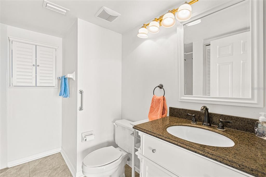 For Sale: $399,900 (2 beds, 2 baths, 1234 Square Feet)