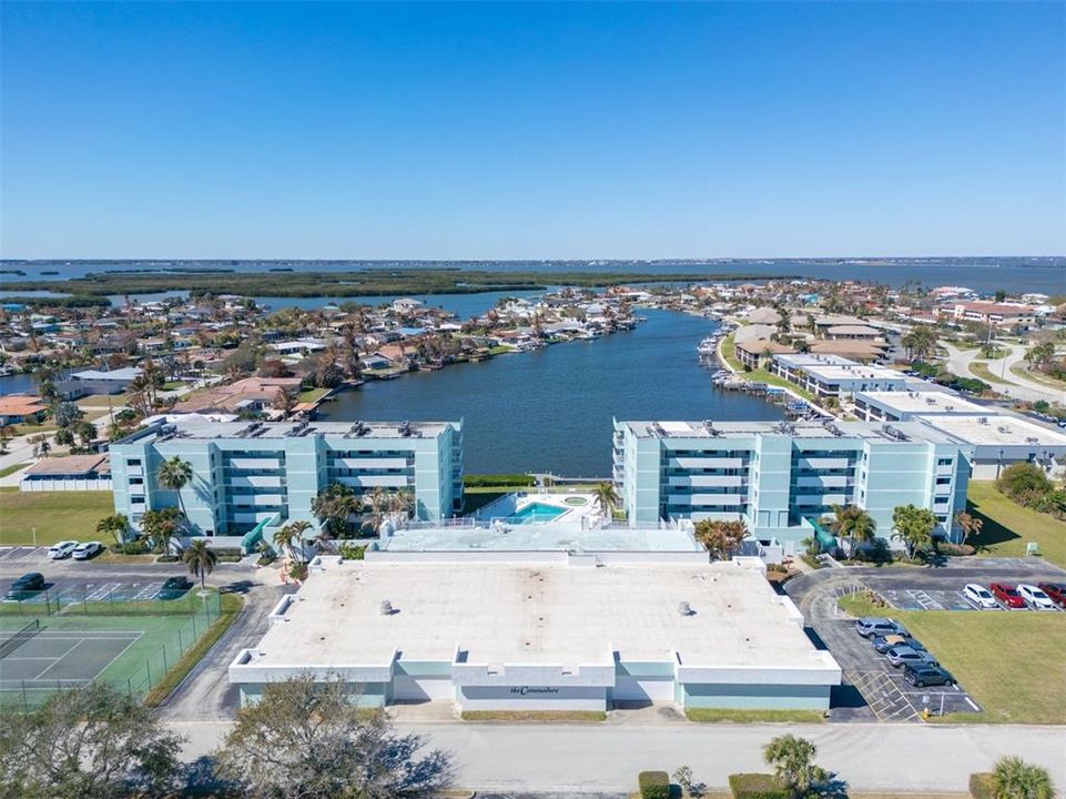 For Sale: $399,900 (2 beds, 2 baths, 1234 Square Feet)
