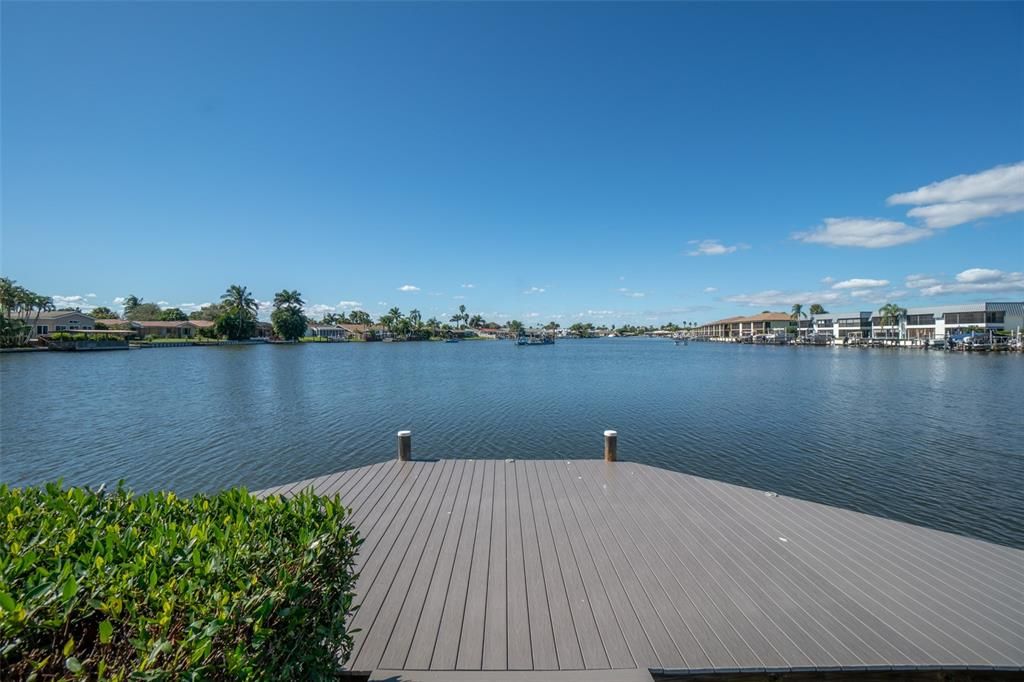 For Sale: $399,900 (2 beds, 2 baths, 1234 Square Feet)