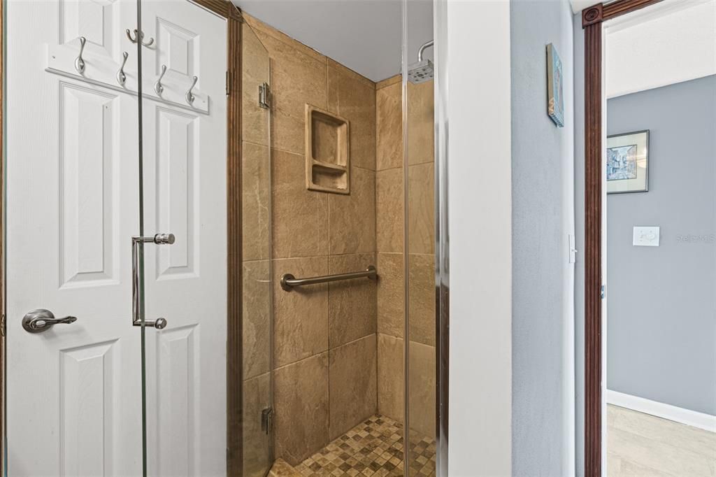 For Sale: $399,900 (2 beds, 2 baths, 1234 Square Feet)