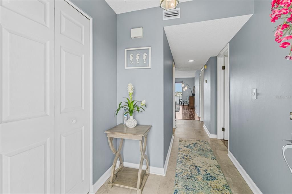 For Sale: $399,900 (2 beds, 2 baths, 1234 Square Feet)