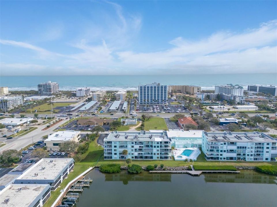 For Sale: $399,900 (2 beds, 2 baths, 1234 Square Feet)
