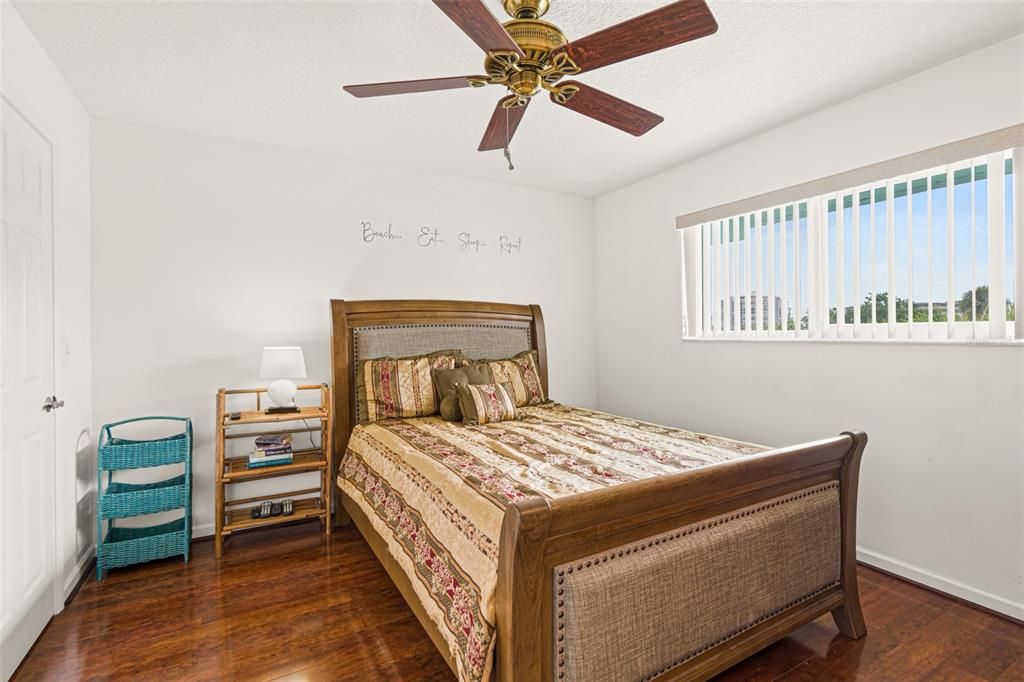 For Sale: $399,900 (2 beds, 2 baths, 1234 Square Feet)
