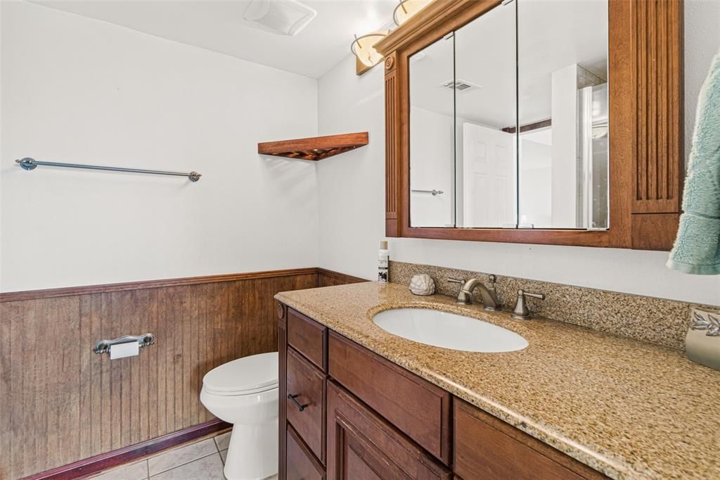 For Sale: $399,900 (2 beds, 2 baths, 1234 Square Feet)