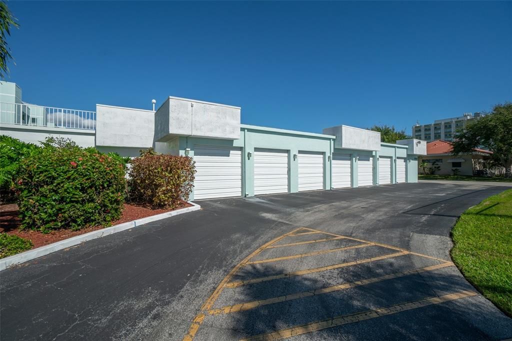 For Sale: $399,900 (2 beds, 2 baths, 1234 Square Feet)
