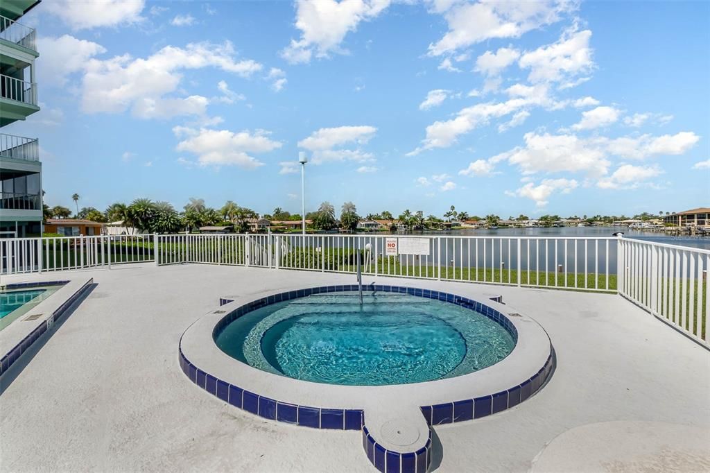 For Sale: $399,900 (2 beds, 2 baths, 1234 Square Feet)