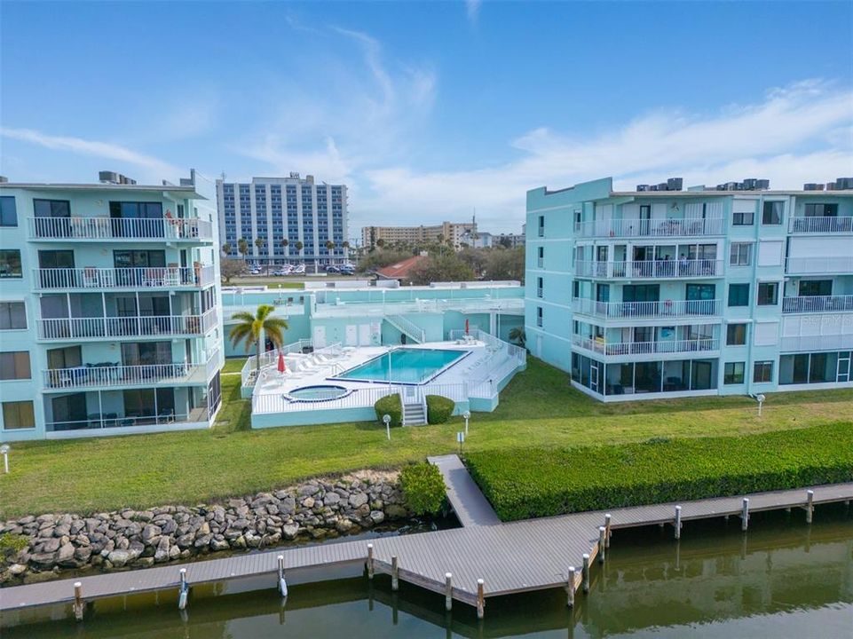 For Sale: $399,900 (2 beds, 2 baths, 1234 Square Feet)