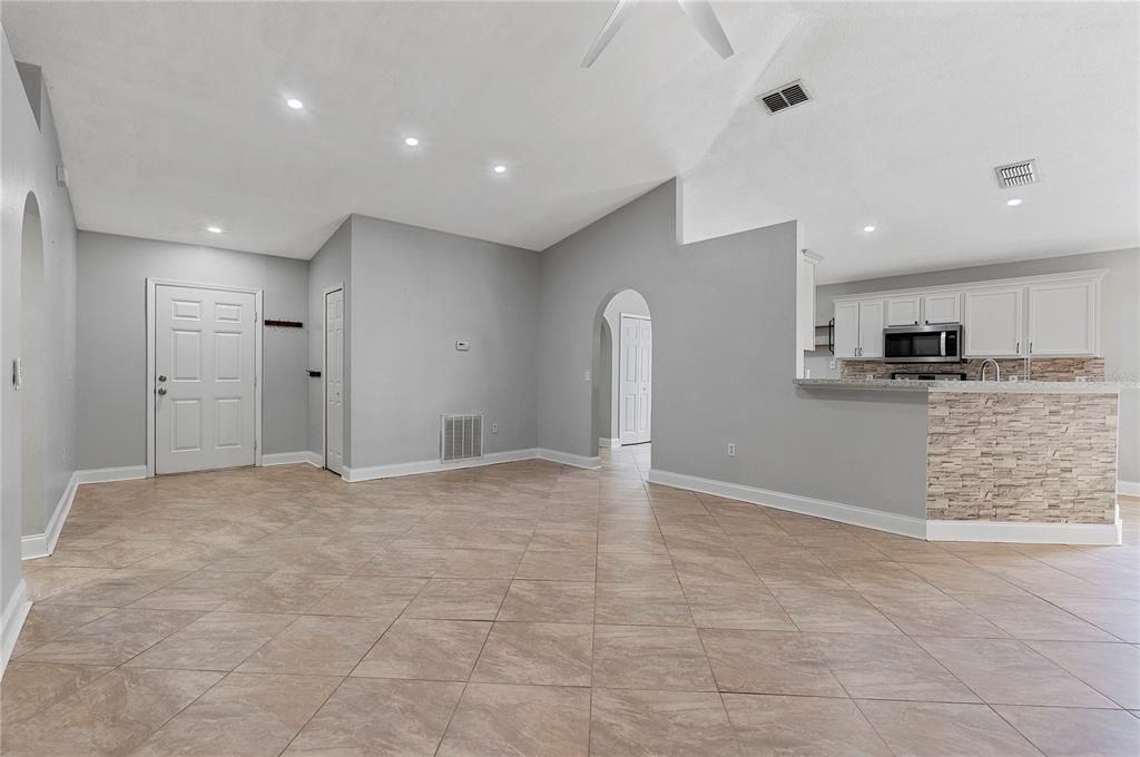 En Venta: $379,999 (3 camas, 2 baños, 1474 Pies cuadrados)