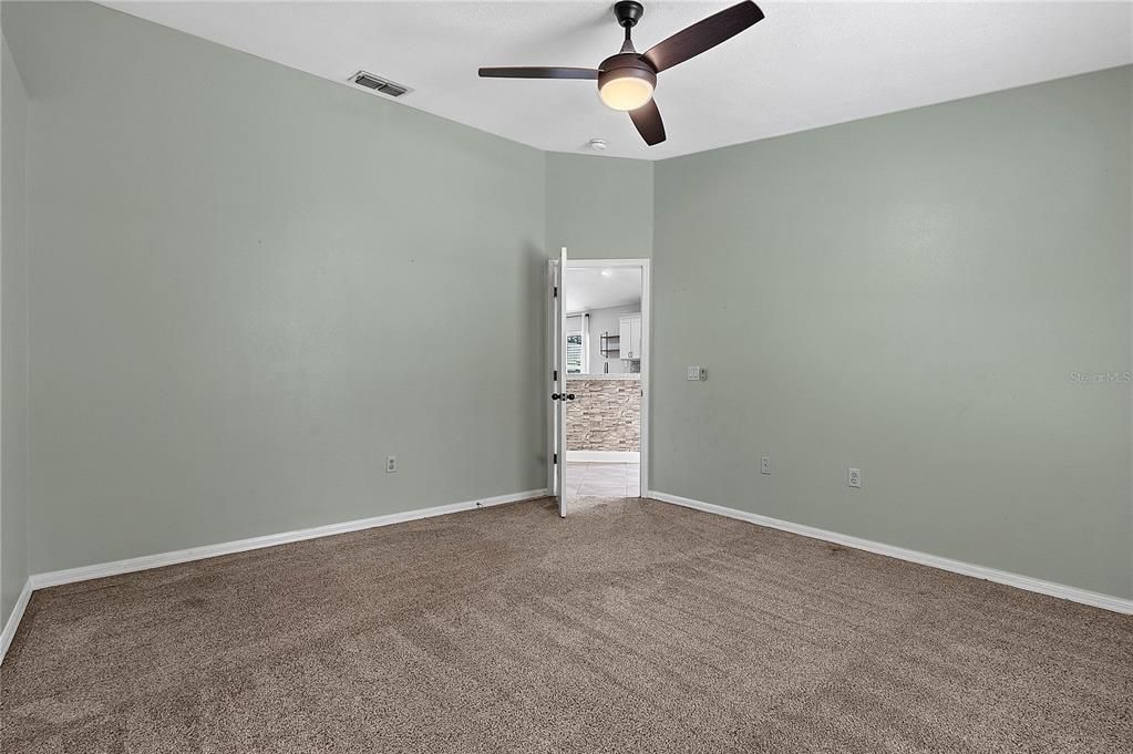 En Venta: $379,999 (3 camas, 2 baños, 1474 Pies cuadrados)