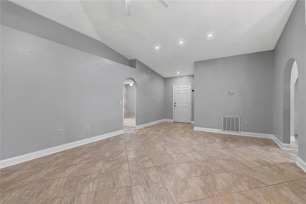En Venta: $379,999 (3 camas, 2 baños, 1474 Pies cuadrados)