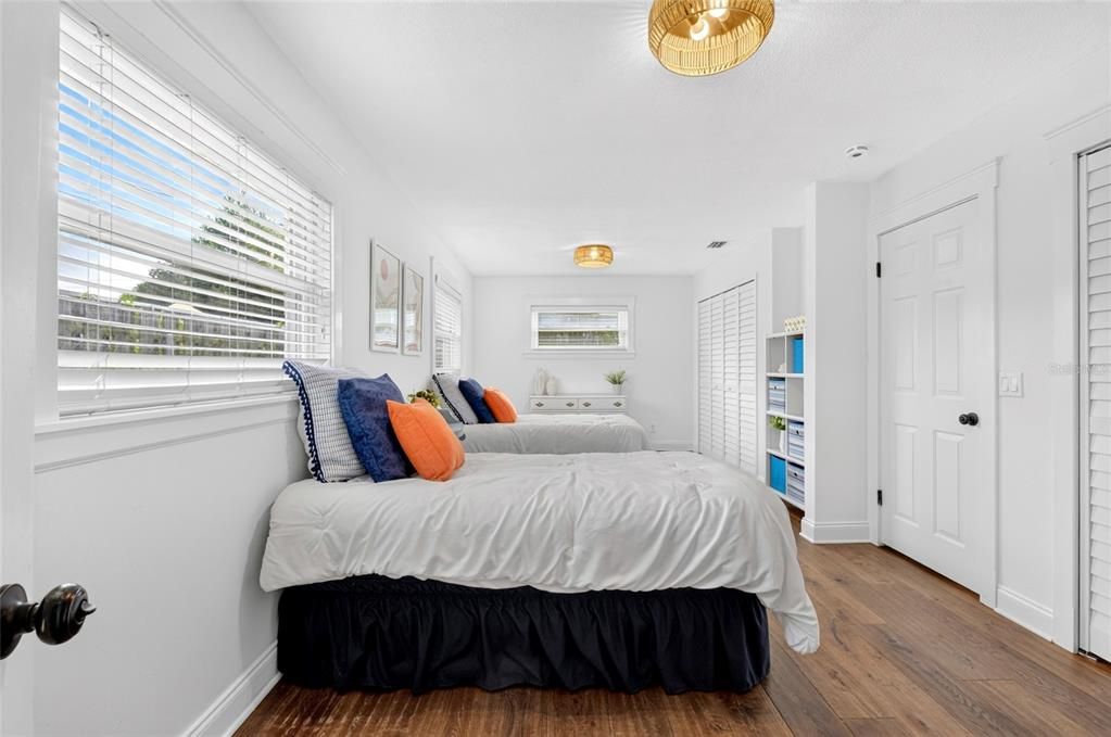 En Venta: $825,000 (4 camas, 3 baños, 2164 Pies cuadrados)
