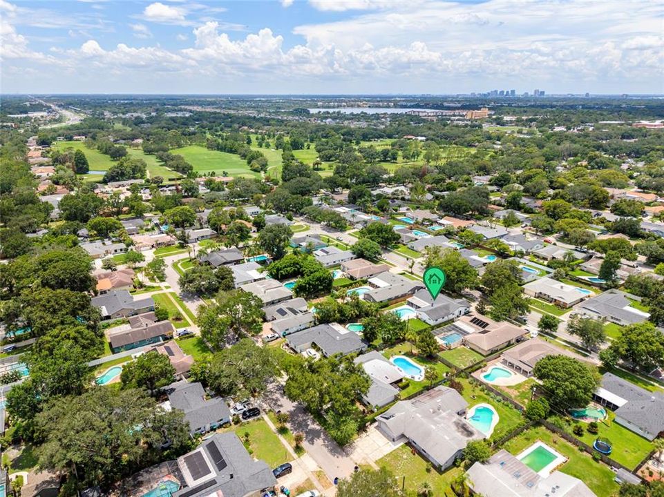 En Venta: $825,000 (4 camas, 3 baños, 2164 Pies cuadrados)