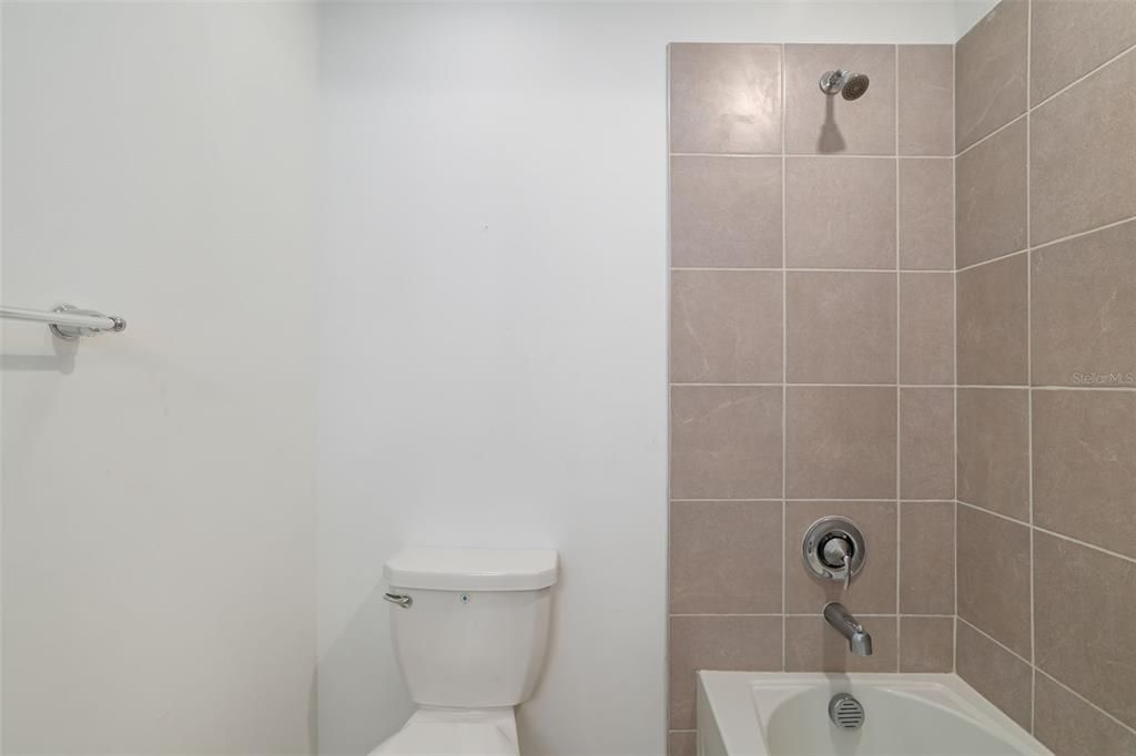 На продажу: $525,000 (5 спален, 3 ванн, 3285 Квадратных фут)
