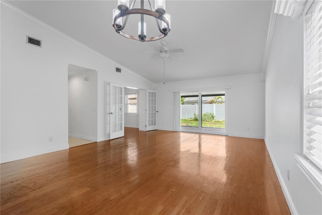 На продажу: $417,999 (3 спален, 2 ванн, 1404 Квадратных фут)
