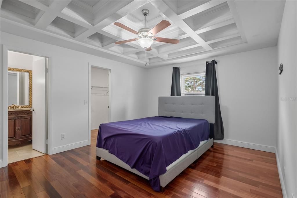 На продажу: $417,999 (3 спален, 2 ванн, 1404 Квадратных фут)