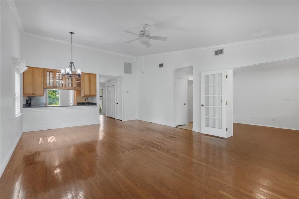 На продажу: $417,999 (3 спален, 2 ванн, 1404 Квадратных фут)