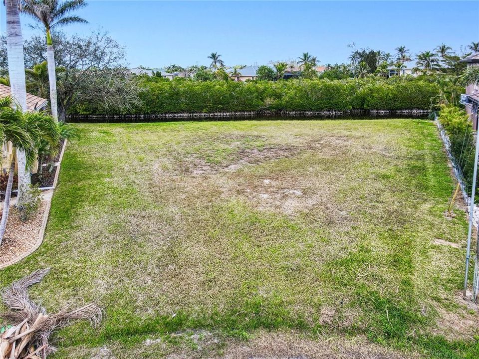 En Venta: $250,000 (0.23 acres)