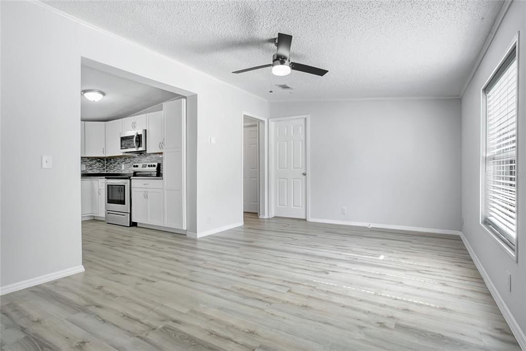 En Venta: $320,000 (3 camas, 2 baños, 920 Pies cuadrados)