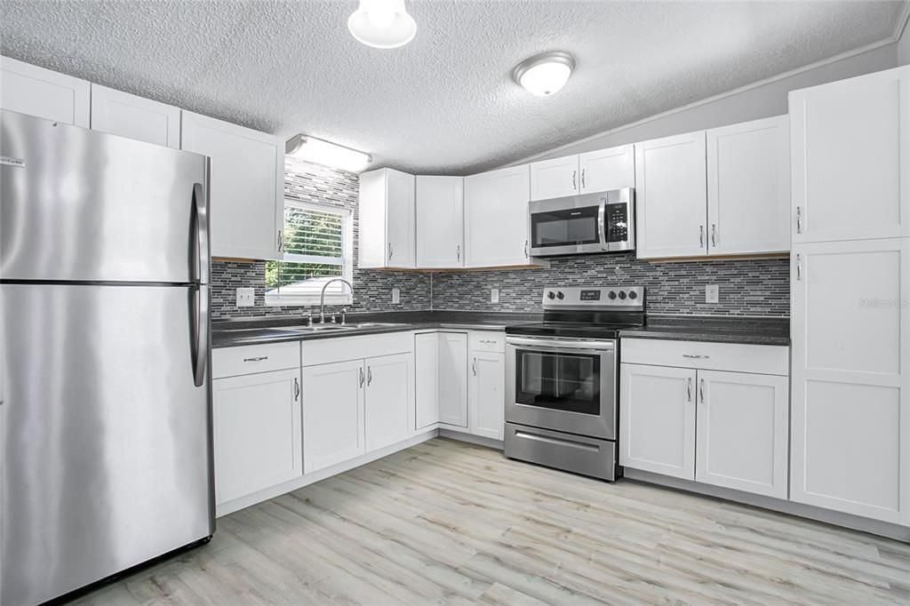 En Venta: $320,000 (3 camas, 2 baños, 920 Pies cuadrados)