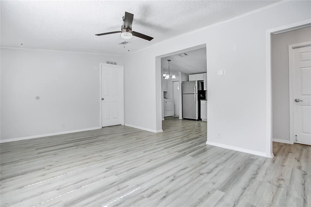 En Venta: $320,000 (3 camas, 2 baños, 920 Pies cuadrados)