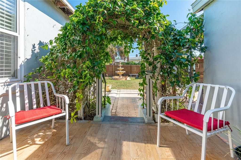 En Venta: $329,000 (2 camas, 2 baños, 1004 Pies cuadrados)