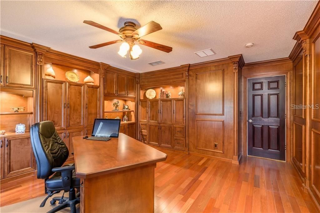 En Venta: $475,000 (4 camas, 2 baños, 2476 Pies cuadrados)